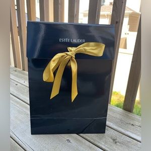 Estée Lauder paper gift bag